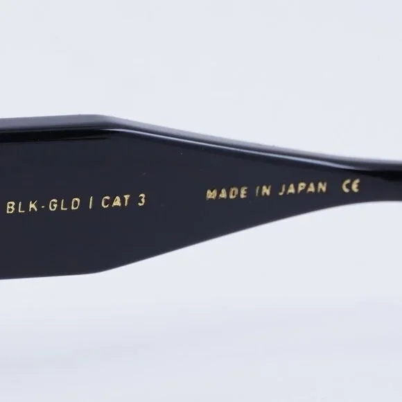 Valentino V-CINQUE VLS-108A Sunglasses Black Rectangle Frame  display picture 3